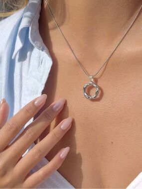 Stainless Steel Silver Tone Circle Pendant Necklace